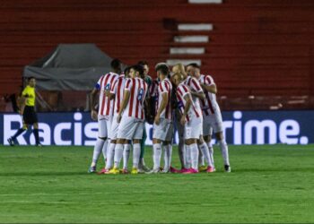 Náutico pressiona, mas goleiro Richard “fecha o gol” e segura empate para o Ceará