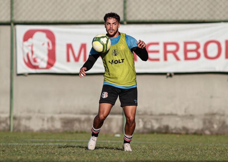 Santa Cruz: João Pedro ressalta importância das últimas vitórias e convoca a torcida para jogo contra o Retrô