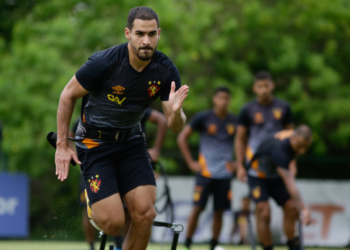 Náutico confirma contratação de Thiago Lopes, ex-Sport e Vitória