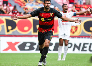 Zé Roberto assina contrato em definitivo com o Sport após rescisão com o Ceará