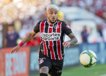 Santa Cruz: João Diogo enaltece trabalho de Itamar Schülle, celebra vaga na Série D 2025 e comenta clássico contra o Sport