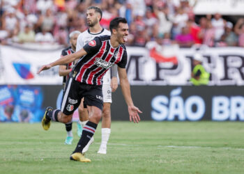 Santa Cruz: Lucas Siqueira não enxerga vantagem ao Sport por atuar como mandante em jogo decisivo: “Torcida não entra em campo”