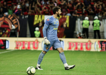 Caíque França comenta renovação com o Sport, destaca estudos para disputa de pênaltis e projeta próximas partidas