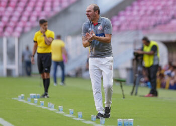 Náutico: Allan Aal celebra classificação para a final e refuta críticas por oscilação do time