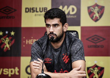 Sport: Zé Roberto reconhece oscilações no desempenho da equipe e não vê disputa com Coutinho: “Gosto de jogar com ele”