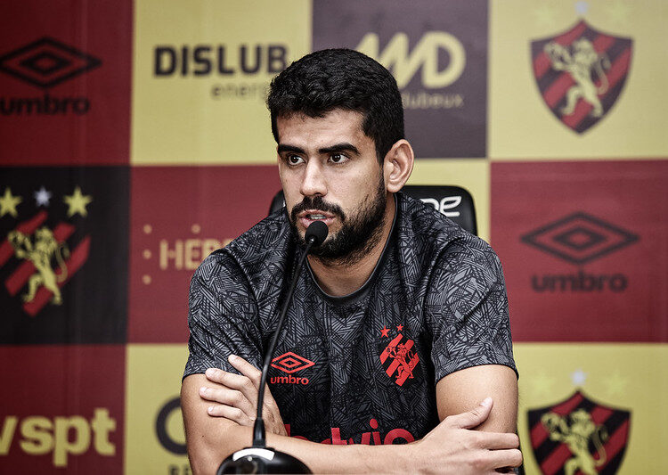 Sport: Zé Roberto reconhece oscilações no desempenho da equipe e não vê disputa com Coutinho: “Gosto de jogar com ele”