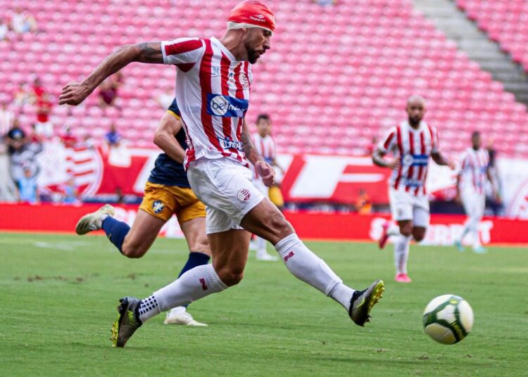 Náutico elimina Retrô nos pênaltis e decide Estadual com o Sport