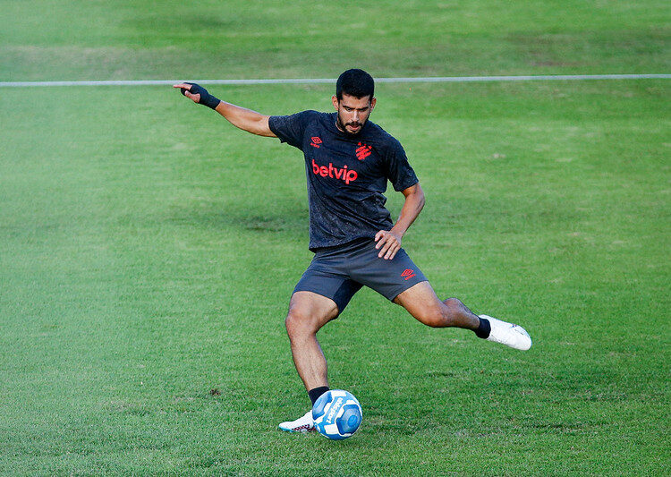 Zé Roberto tem lesão confirmada e desfalca o Sport por até seis semanas