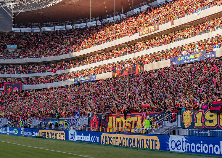 Sport tem punição reduzida para quatro jogos pelo STJD com Setor Sul fechado