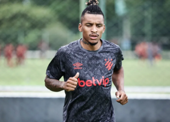 Sport confirma contratação do lateral esquerdo Dalbert