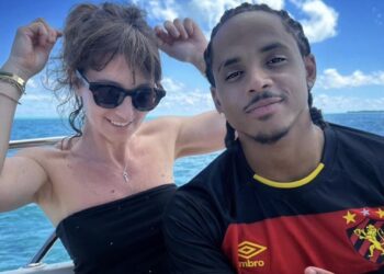 Filho de Snoop Dogg interage com torcida do Sport após postar foto com camisa do clube