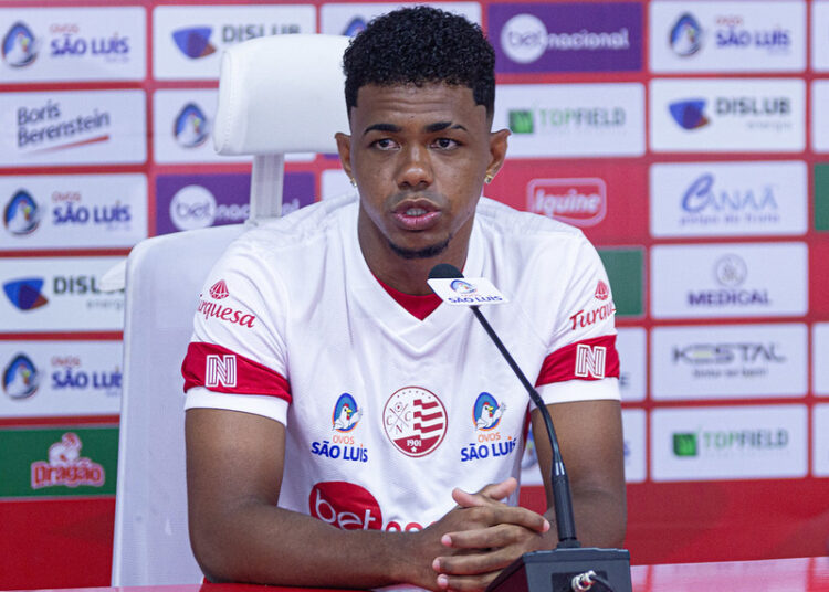 Marco Carvalho ressalta felicidade em defender o Náutico e comenta funções que pode desempenhar