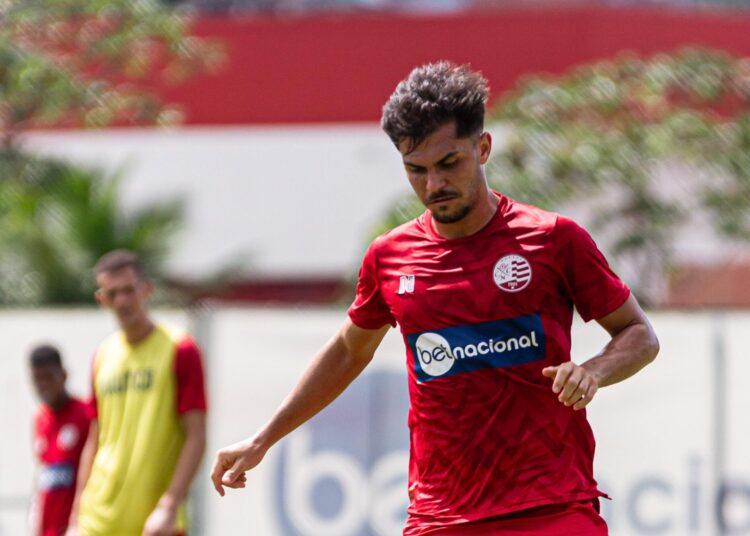 Náutico confirma a contratação por empréstimo do meia Andrey