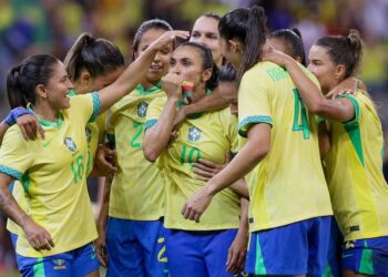 Renovada, Seleção Brasileira Feminina goleia Jamaica na Arena Pernambuco