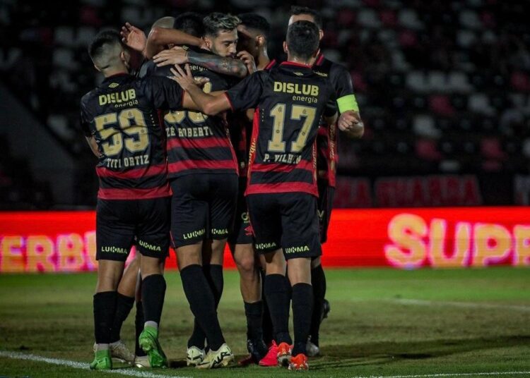 Com gol de pênalti no final, Sport arranca empate diante do Botafogo-SP