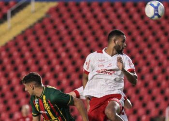 Náutico joga mal, mas segura o empate com o Sampaio Corrêa