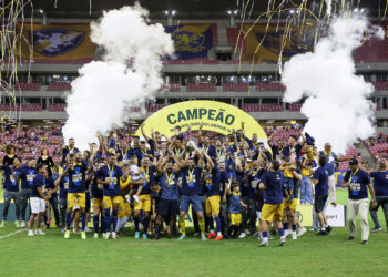 Retrô derrota Anápolis na Arena de Pernambuco e garante título inédito da Série D