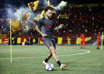 Sport recebe o Ceará na volta da Ilha do Retiro @paulopaivafoto/@sportrecife