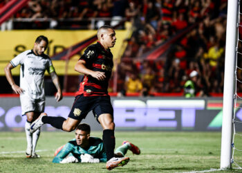 Com gol nos acréscimos, Sport bate o Ceará no reencontro com a Ilha do Retiro