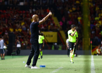 Pepa enaltece desempenho do Sport e defende Thiago Couto: “Um grande goleiro”