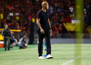 “Um jogo muito inteligente”, diz Pepa sobre atuação do Sport em goleada contra o Guarani