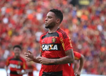 André Balada pelo Sport. Foto: Marlon Costa (Pernambucopress)