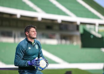 Náutico: Douglas Borges desativa rede social após repercussão negativa de possível contratação