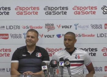 “É o clube que eu amo, me identifico bastante”, diz Everton Sena em retorno ao Santa Cruz