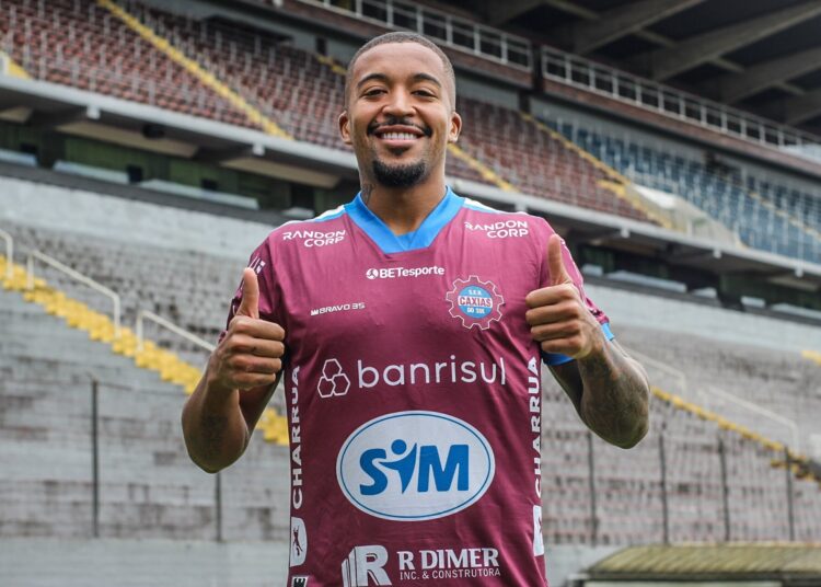 Santa Cruz contrata lateral-direito Yuri Ferraz, ex-Caxias/RS