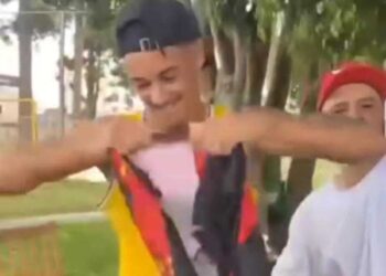 Santa Cruz: Novo atacante viraliza após rasgar camisa do Sport em churrasco