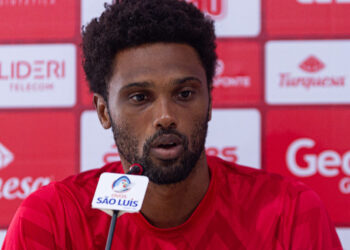 Náutico: Bruno Mezenga celebra retorno aos trabalhos e não quer repetir período sem jogos na próxima temporada