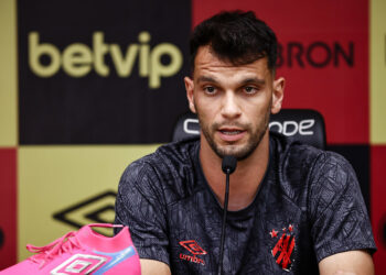 Sport: Rafael Thyere prega foco em partida contra o Santos e segue confiante no acesso: “Acreditar sempre”