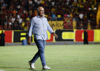 Presidente do Sport comenta saída de Soso e responde ofensas de Lisca: “Precisa procurar um profissional”