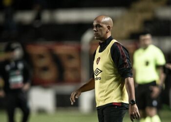 Sport: Pepa diz que enxergou equipe ansiosa em campo e mantém confiança no acesso: “Sigo completamente convicto”