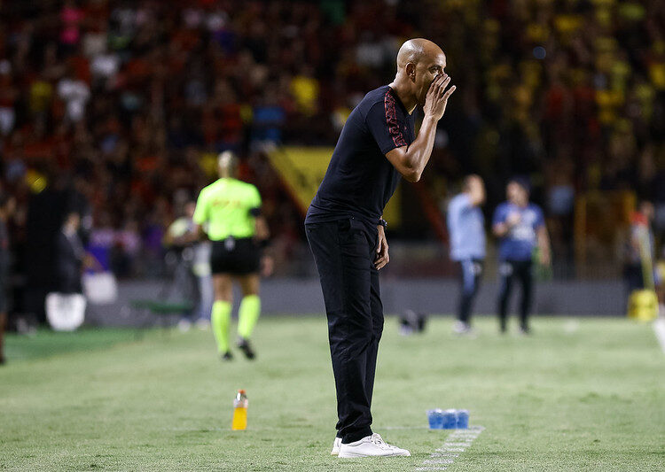 “Muito especial”, diz Pepa após conseguir acesso com o Sport para a Série A