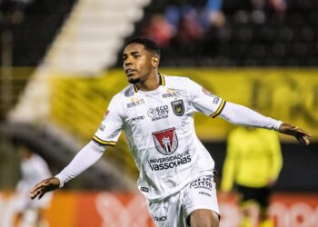 Santa Cruz contrata atacante Douglas Skilo, ex-ABC e Volta Redonda/RJ