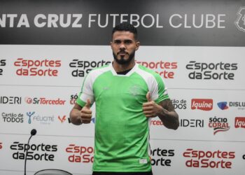 Moisés demonstra motivação em chegada ao Santa Cruz e quer ser “o goleiro que a torcida espera”