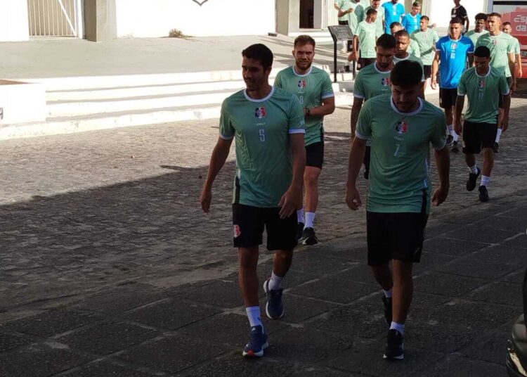 Confira como foi a reapresentação dos jogadores do Santa Cruz para iniciar a pré-temporada