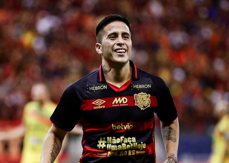 Julian Fernandez não fica no Sport e tem pré-contrato com time chileno; Titi Ortiz próximo da renovação