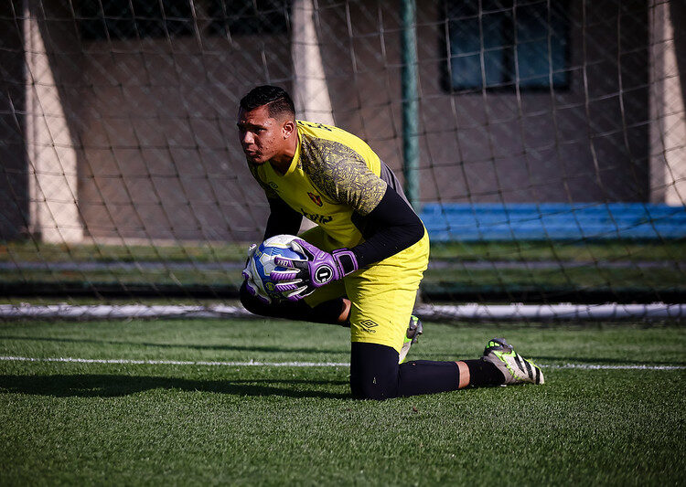 Sport anuncia empréstimos do goleiro Adriano e meia Juan Xavier
