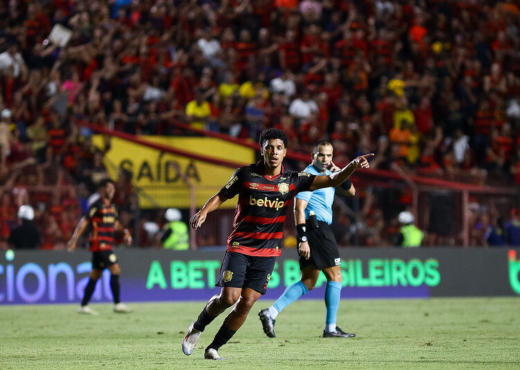 Pedro Martins, volante do Sport, é cedido por empréstimo para a Chapecoense
