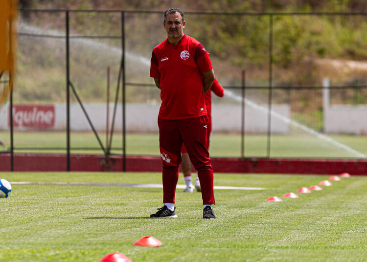 Náutico: Marquinhos Santos elogia postura do time em primeiro jogo-treino e projeta ter atletas remanescentes contra o América/RN