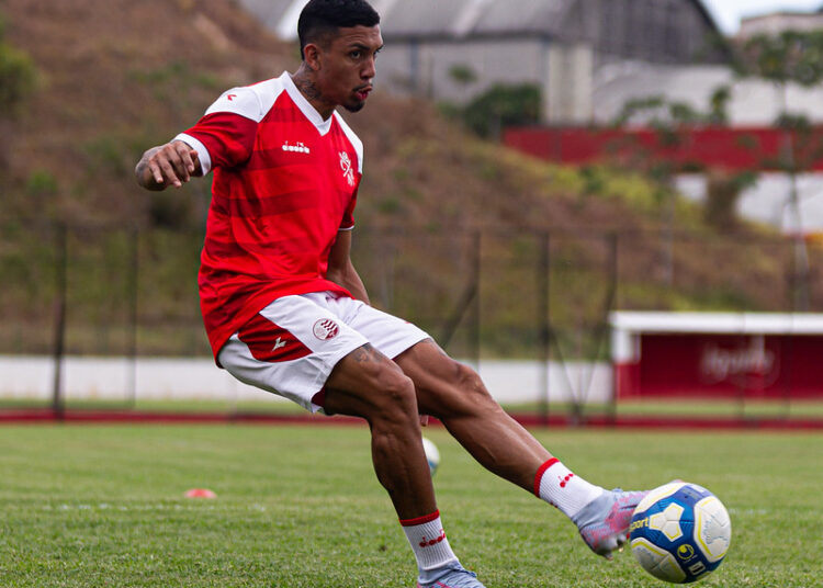 Náutico divulga a contratação do atacante Hélio Borges