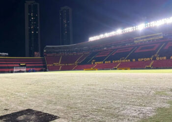 Sport inicia cuidados no gramado da Ilha do Retiro visando 2025