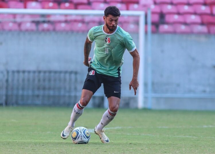 Jhonatan Ribeiro ressalta versatilidade e destaca torcida como fator importante para acerto com o Santa Cruz
