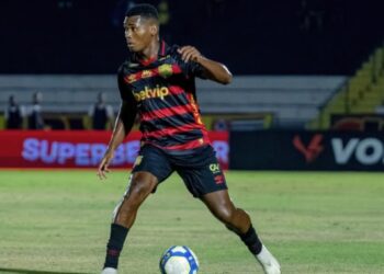 Sport confirma empréstimo do zagueiro Nassom; Luciano Castán terá vínculo prorrogado