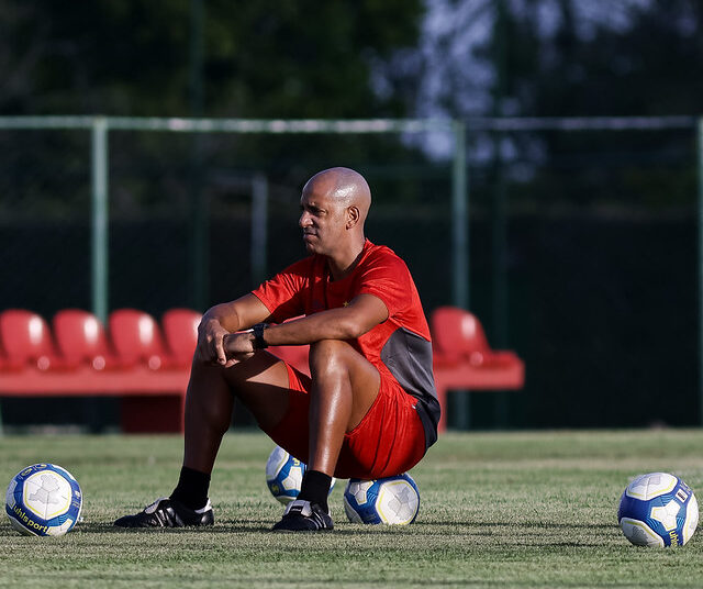 Sport: Pepa comenta sobre interesse em Gonçalo Paciência, buscas no mercado e objetivos para a temporada