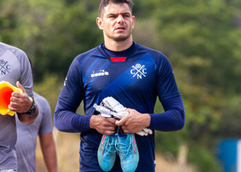 Náutico confirma contratação do goleiro Douglas Borges