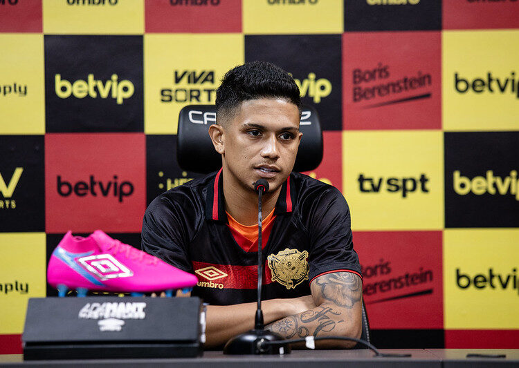 “Oportunidade incrível para alavancar minha carreira”, diz Gustavo Maia em apresentação no Sport