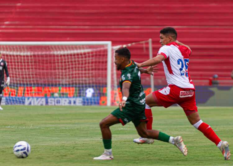 Náutico empata contra Petrolina em casa. Foto: Gabriel França - Náutico